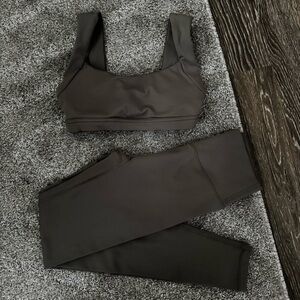 Form Activewear Walnut SET in Size Small